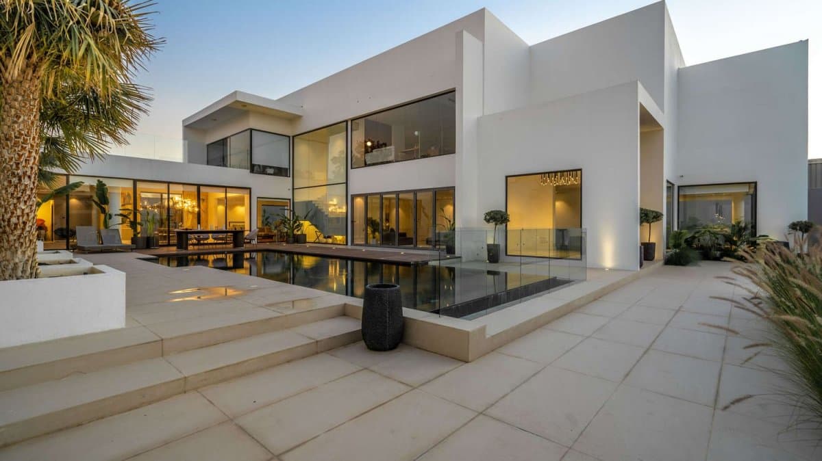 Al Garhoud Villas