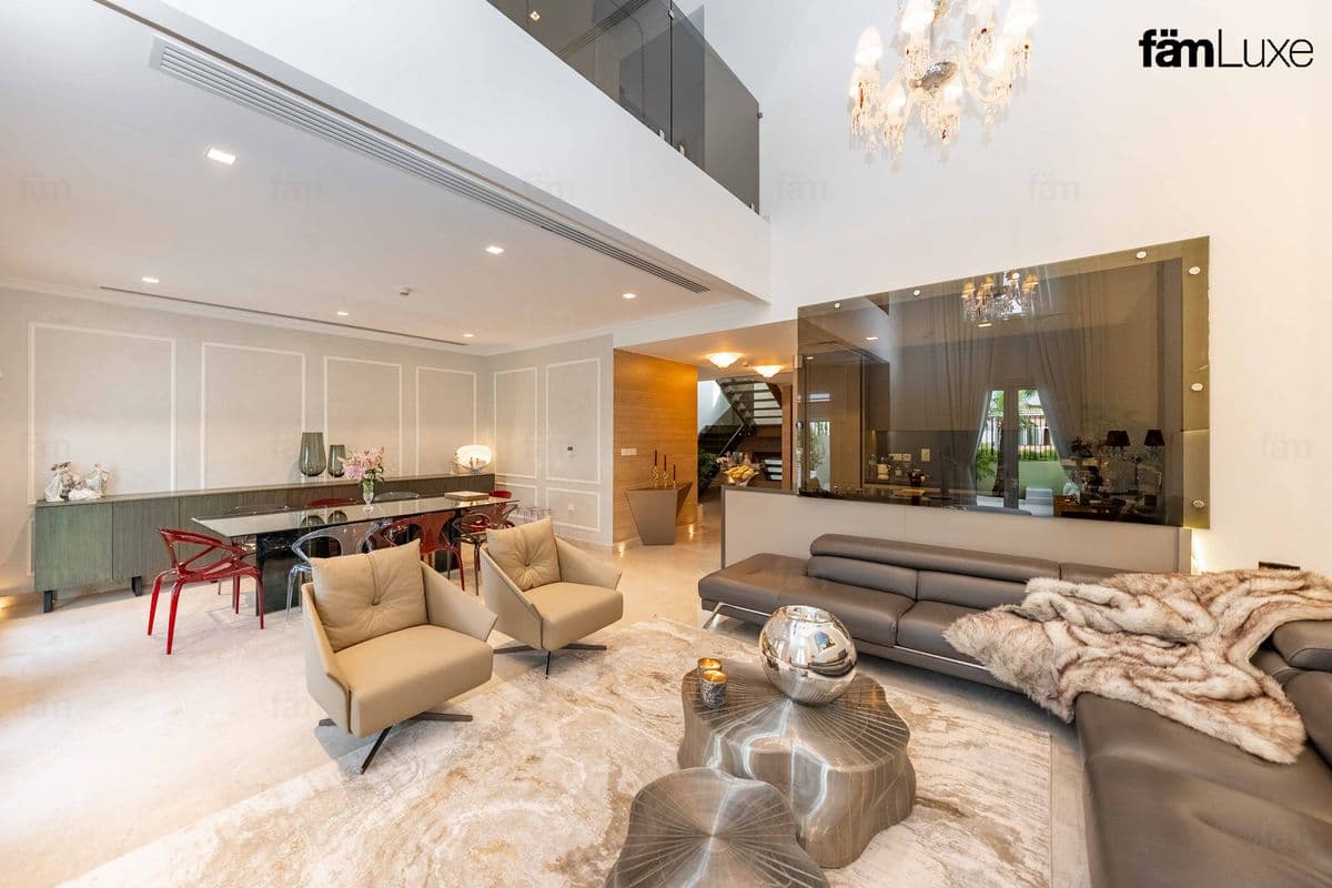 Beautifully Upgraded | Corner Townhouse