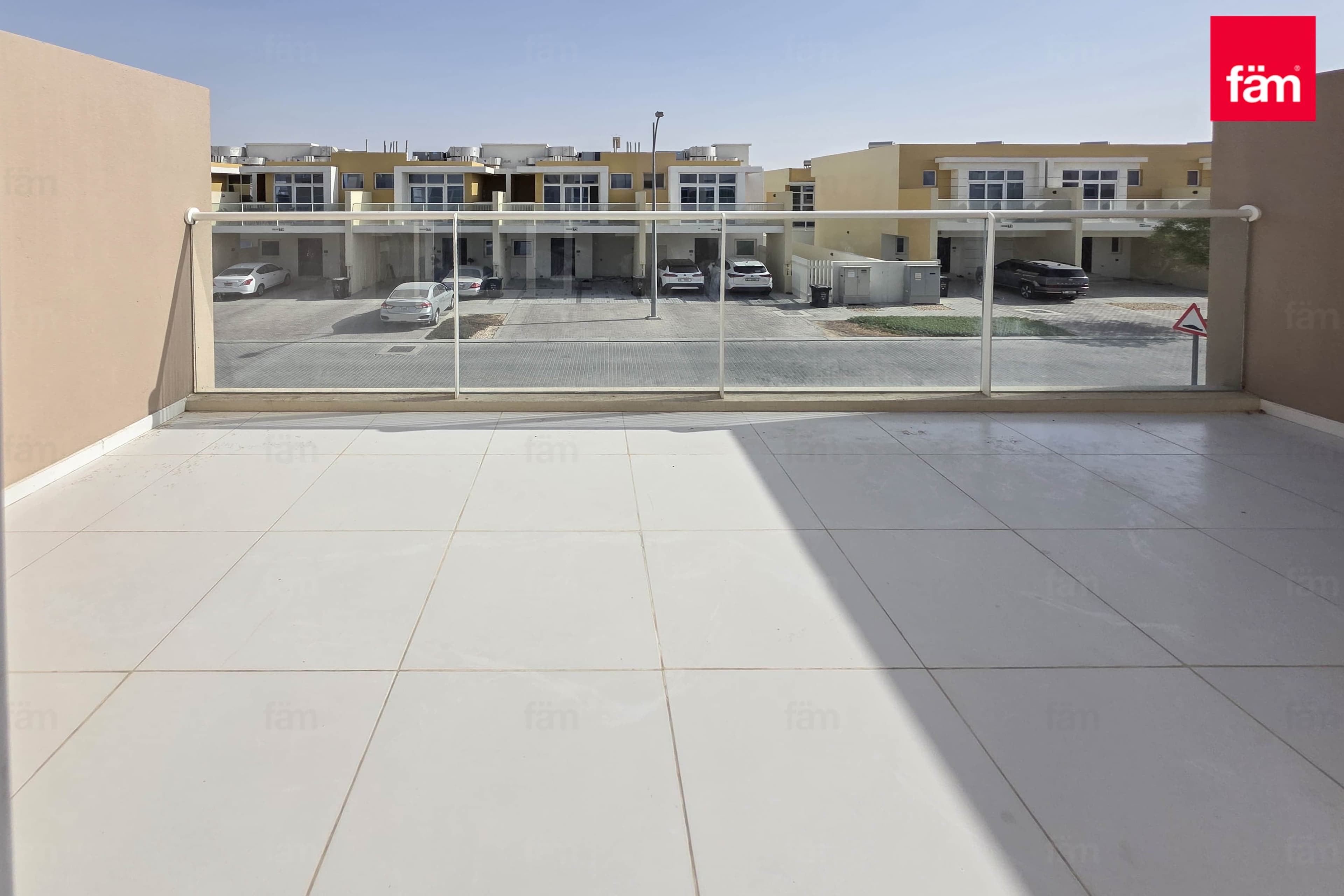 Spacious,Single Row,Park-Facing ,Unfurnished