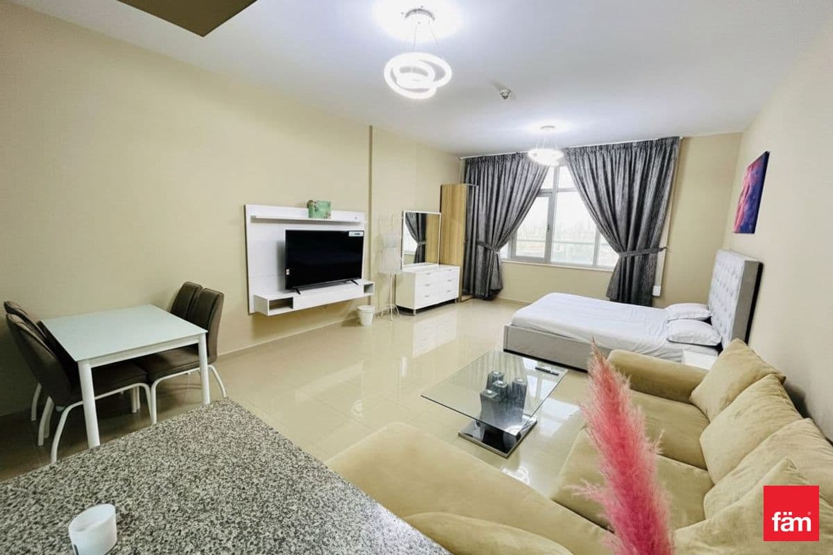 Exclusive | Chiller Free | Vacant |Fully Furnished