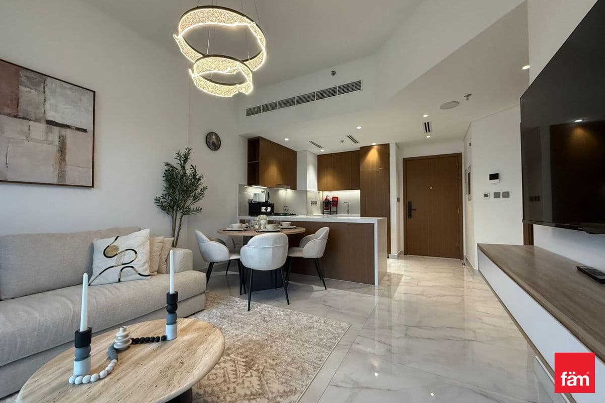 Fully Furnished | Bright And Modern | Corner Unit