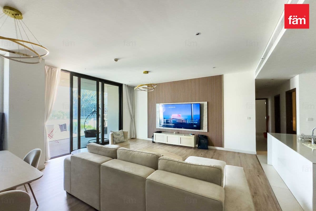 Burj Khalifa View| 2 Parkings | Negotiable