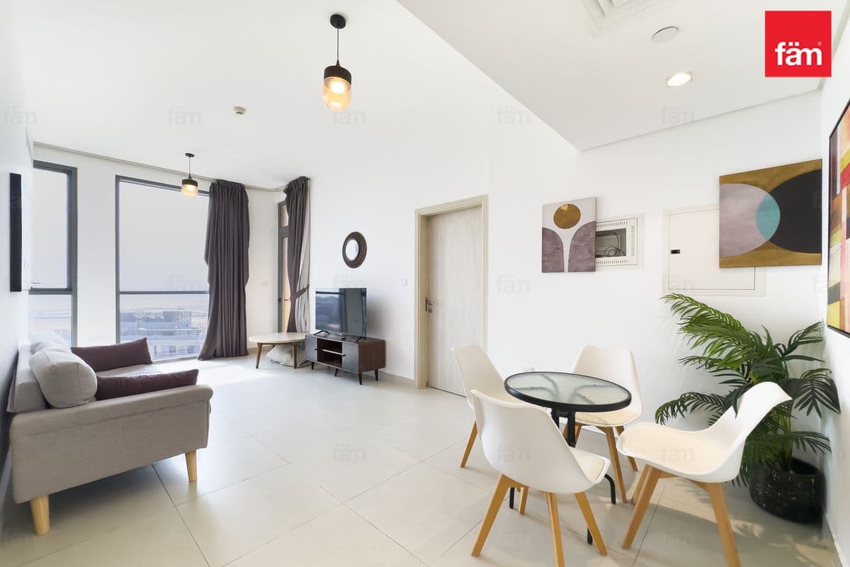 Vacant I Furnished I Central Garden View