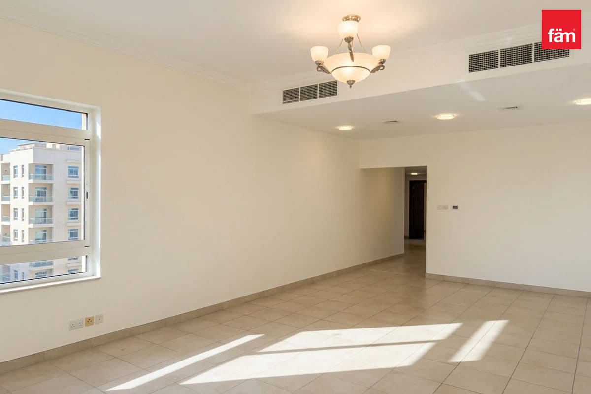 Spacious | All En-Suite | Villa Views | Vacant Now