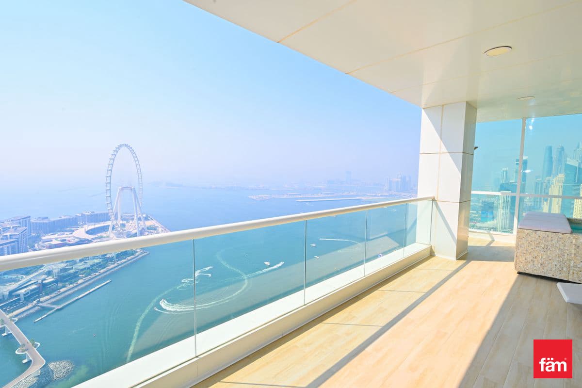 Beachfront Penthouse | Upgraded | Sea View