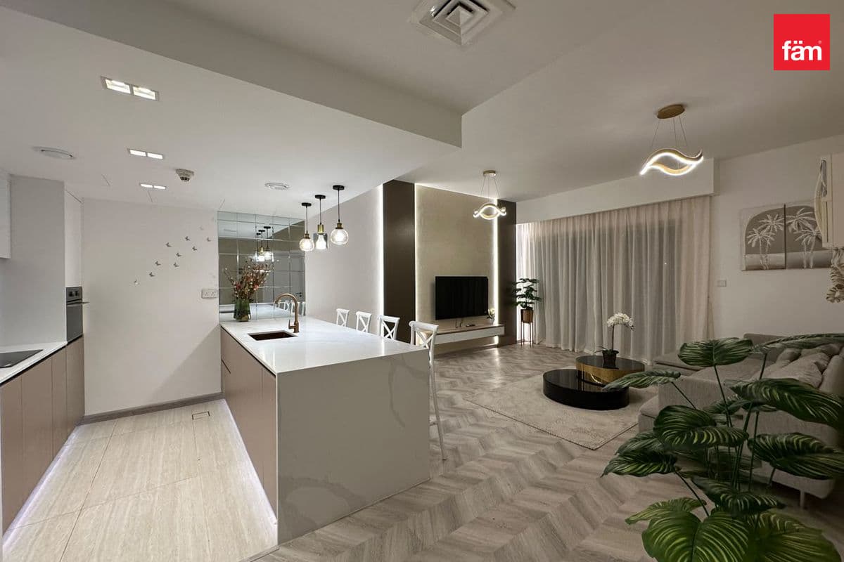 Fully Furnished | Upgraded | Spacious | 6 Cheques