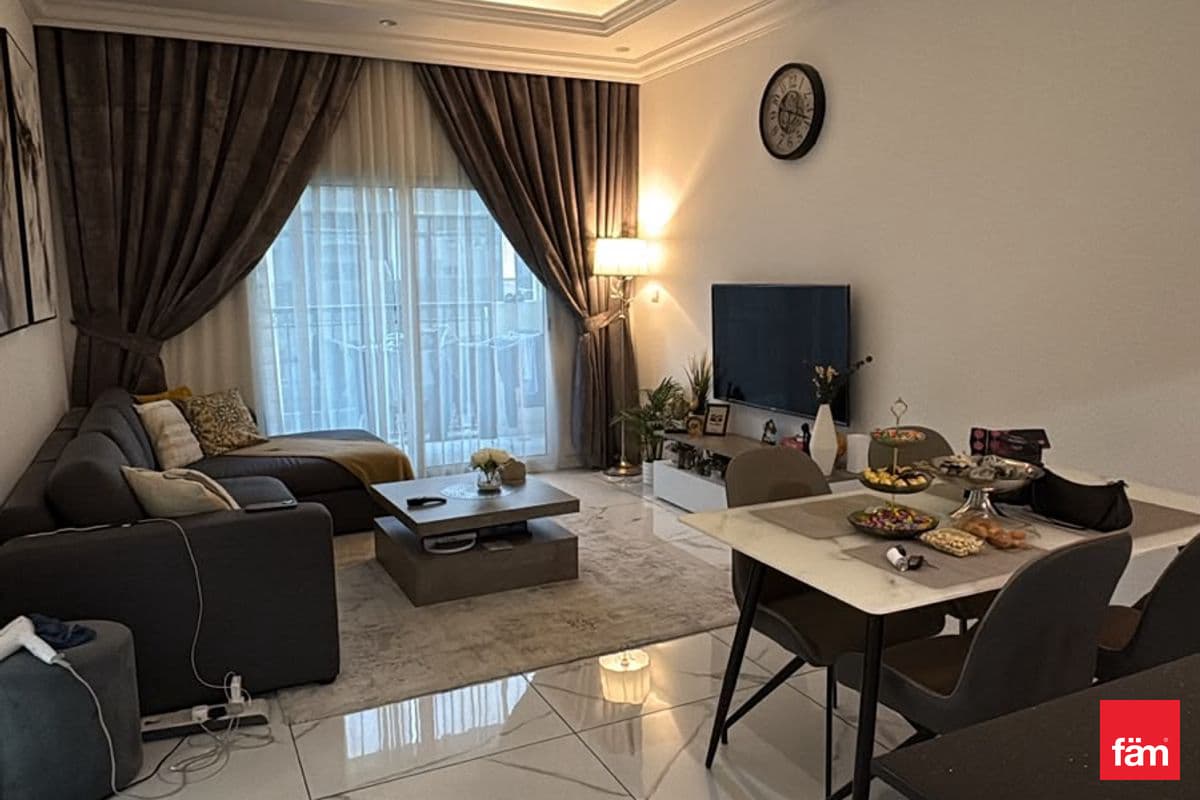 1 Bed + Store | Large Layout | Vacant On Transfer