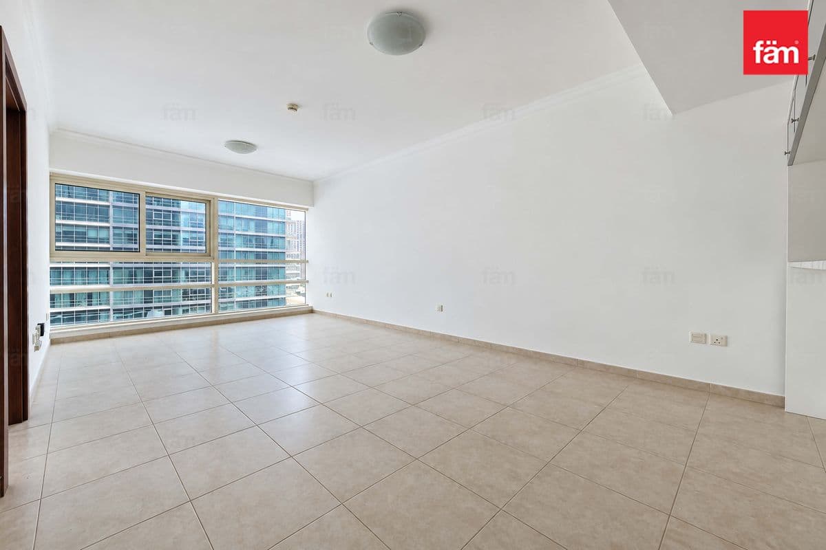 Full Marina View | Chiller Free | 4 Cheques