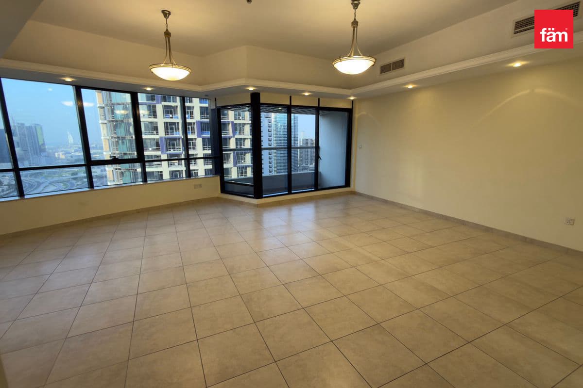 Top Layout | Vacant | Chiller Free | Higher Floor