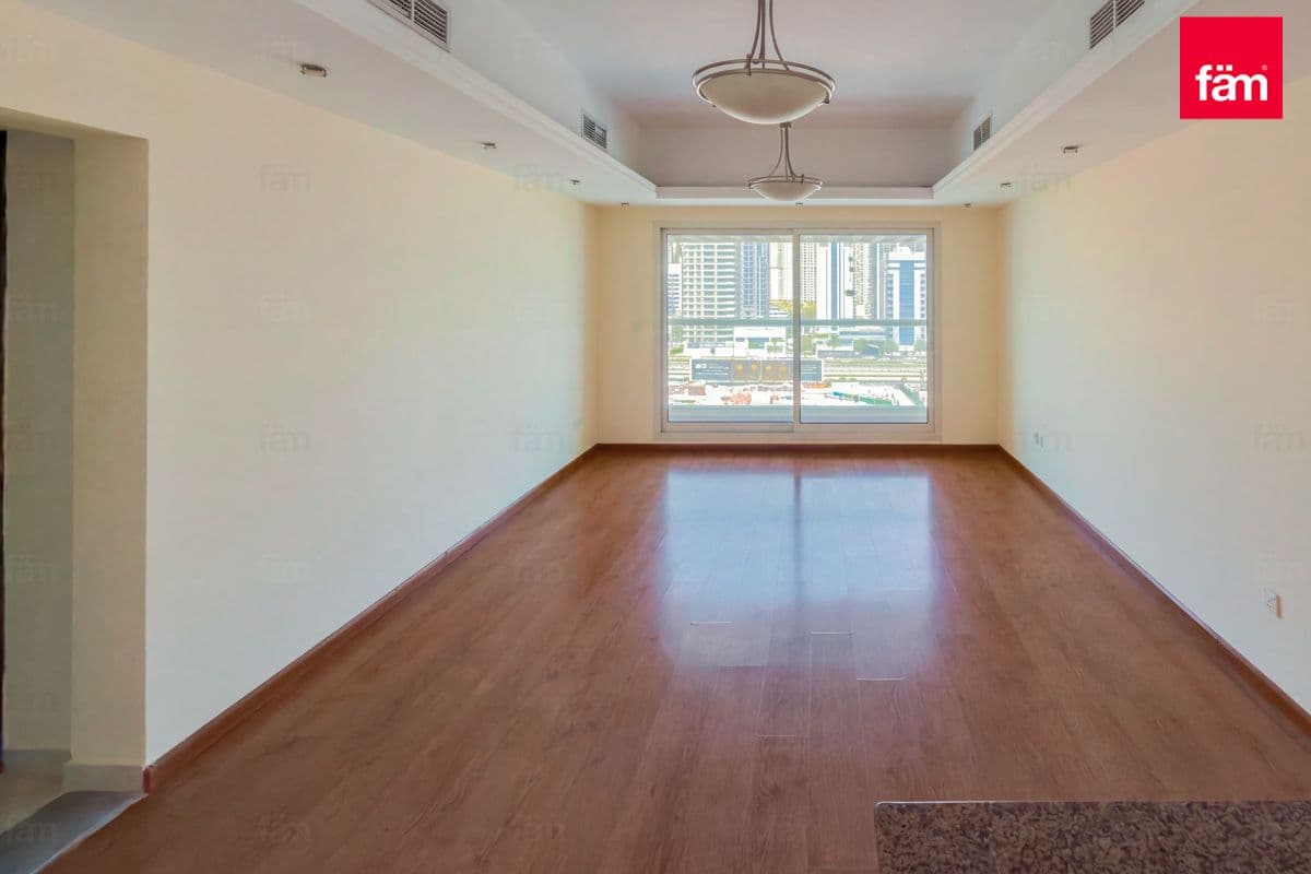 Chiller Free | Next To Metro | Marina View