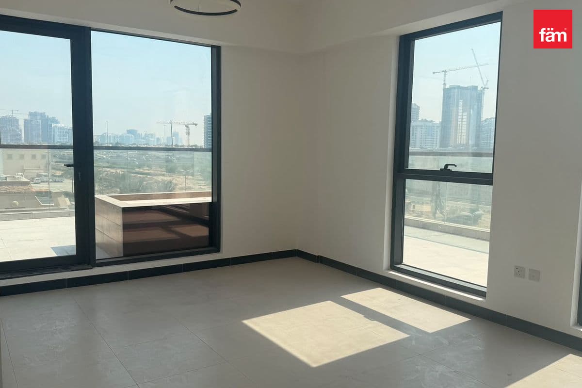 2 BHK | Rent | Vacant | Spacious | Mid Floor