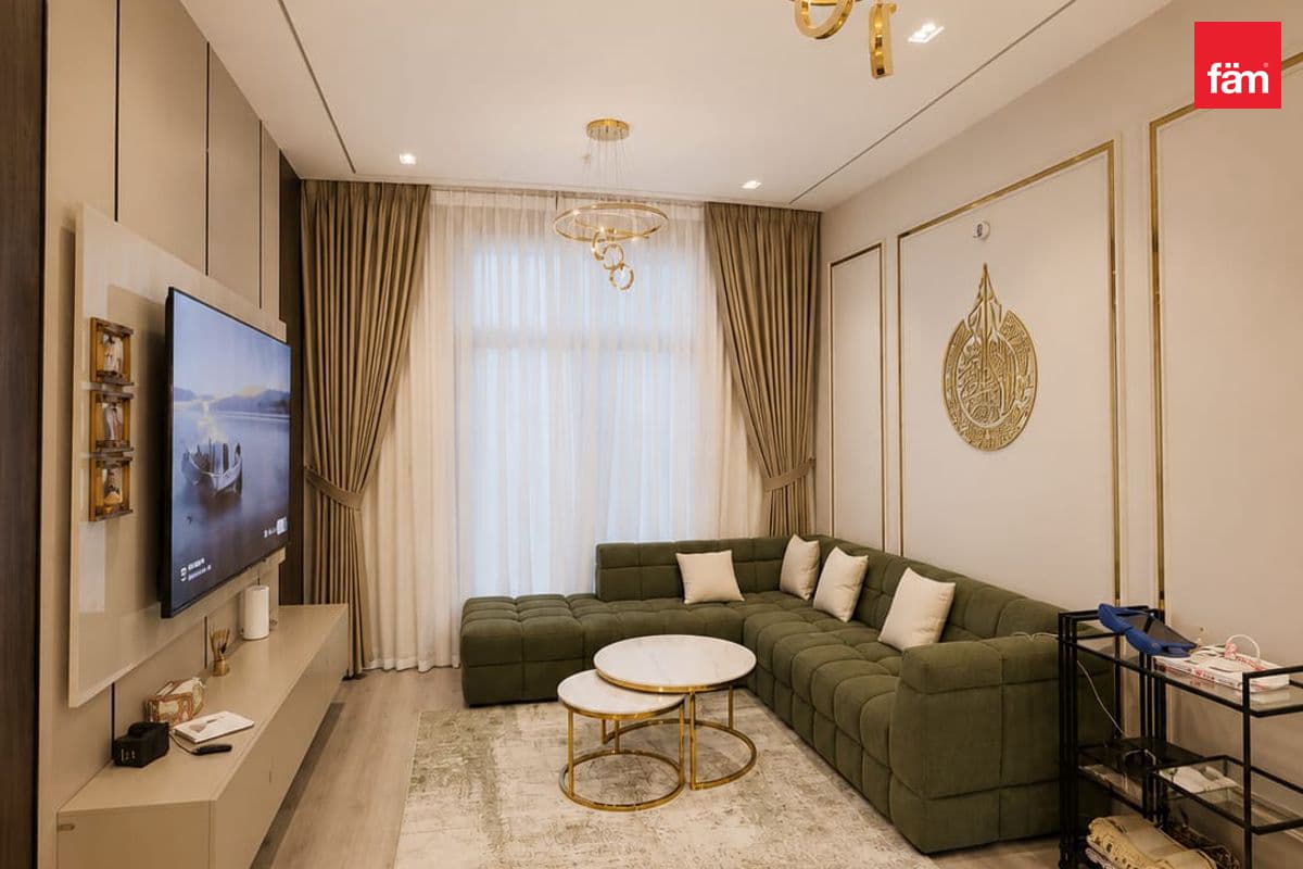 Fully Furnished | Large Layout | Fully Upgraded