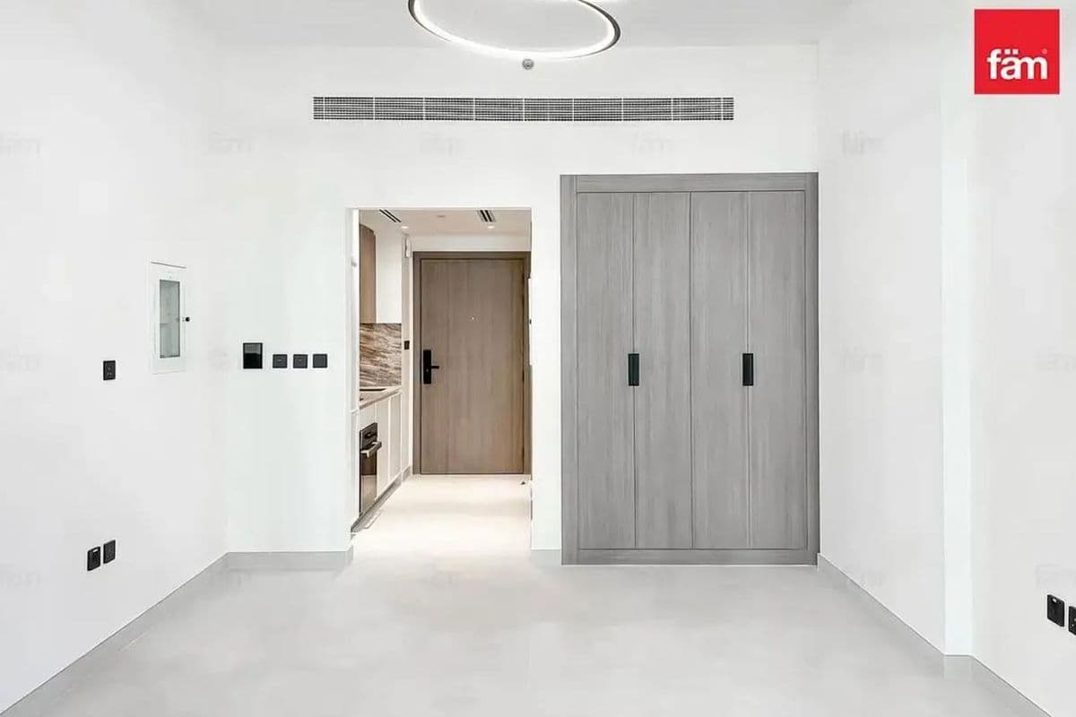 Chiller Free | Ready To Move In | Flexible