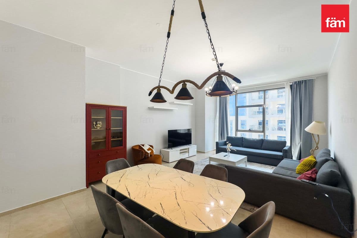 Vastu I Vacant Soon I Spacious I Close To Metro