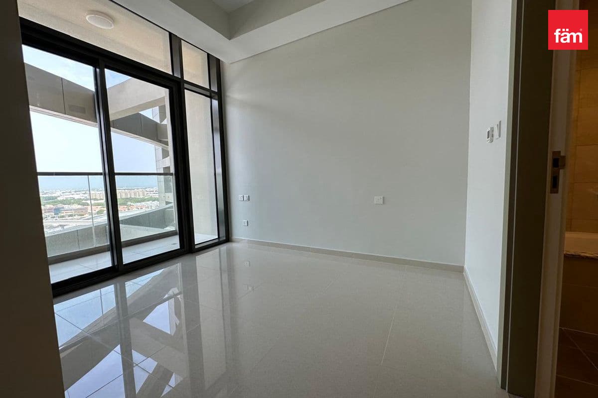 Burj Al Arab View | Middle Floor| Prime Location