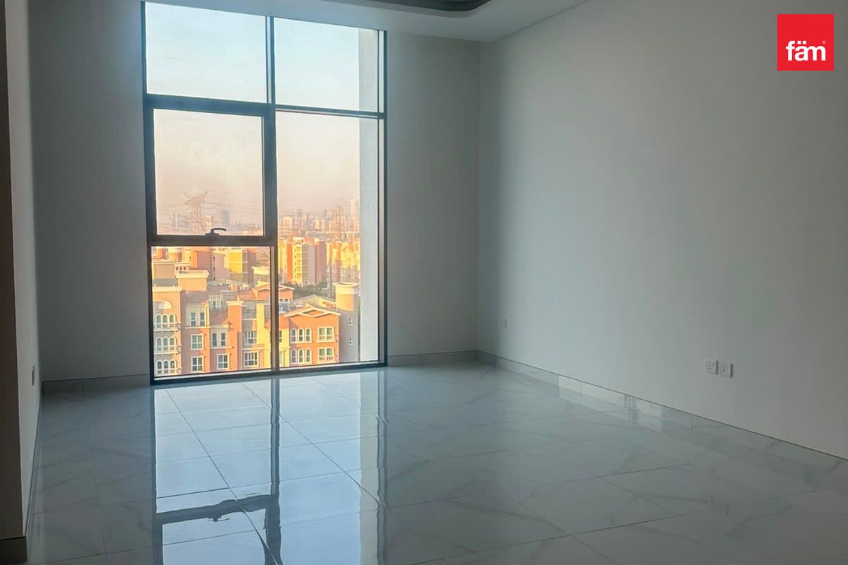 Open View I Near Metro I Ready To Move