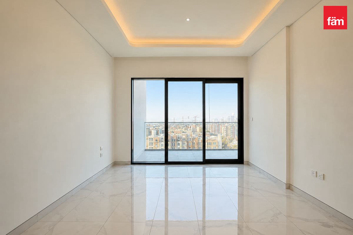Brand New I Spacious I Near Metro