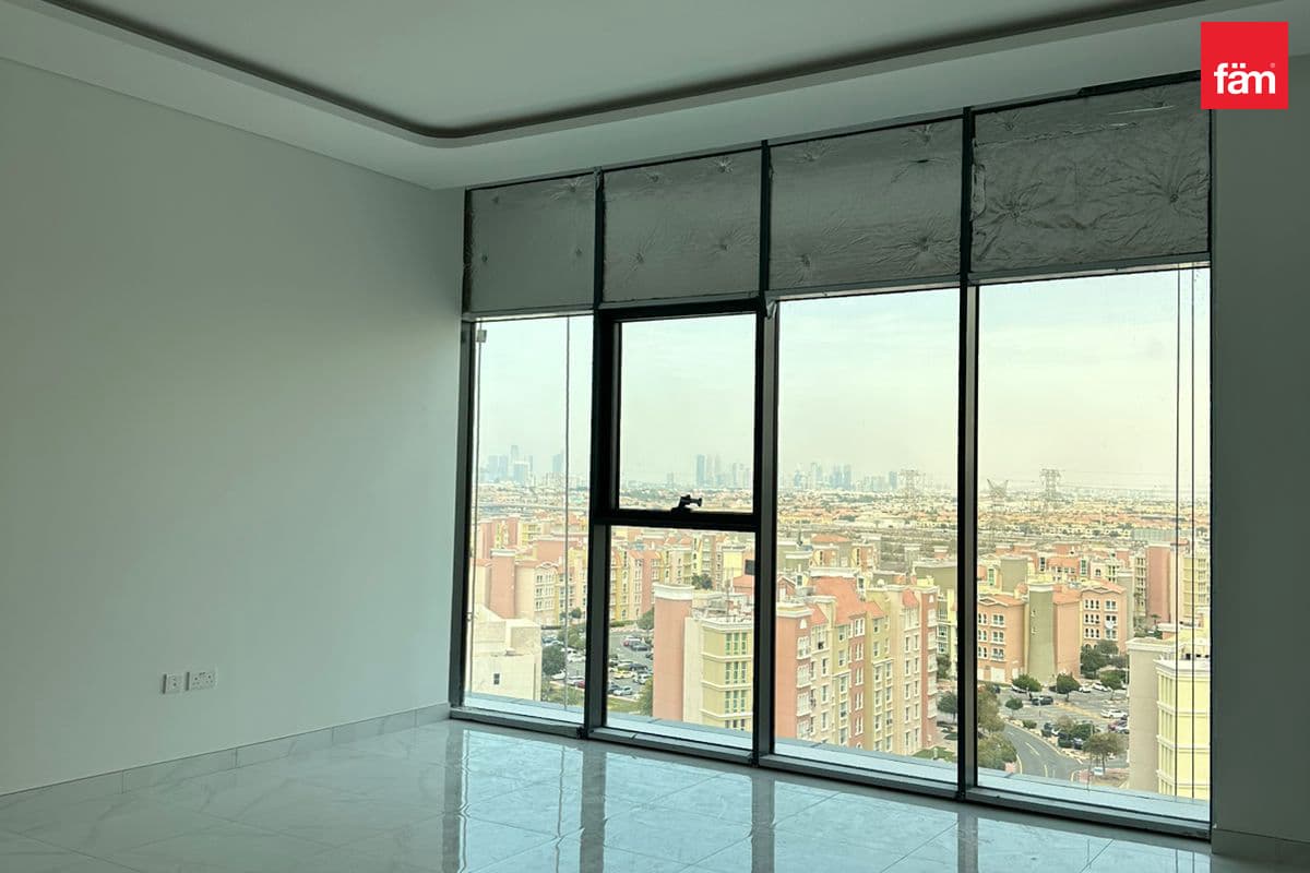 Large Layout I Marina Skyline View I Brand New