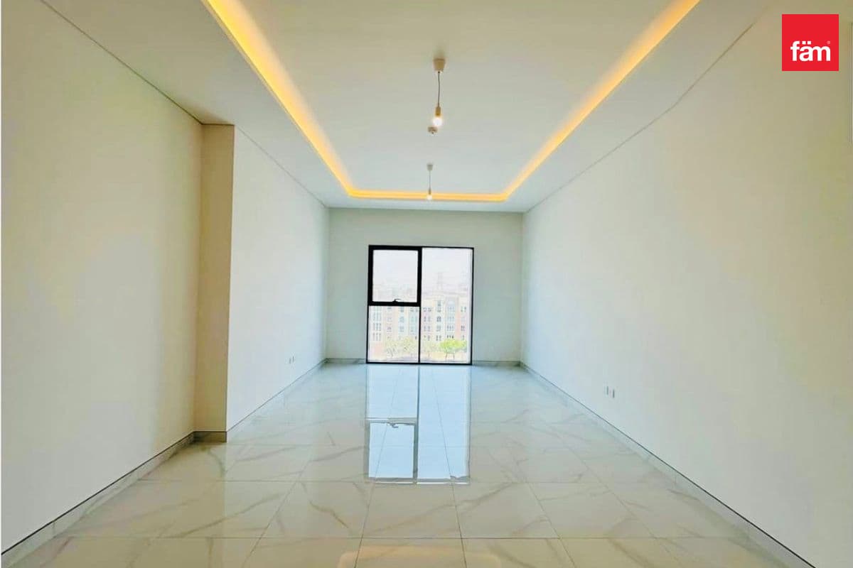 Close To Metro | Spacious | Middle Floor