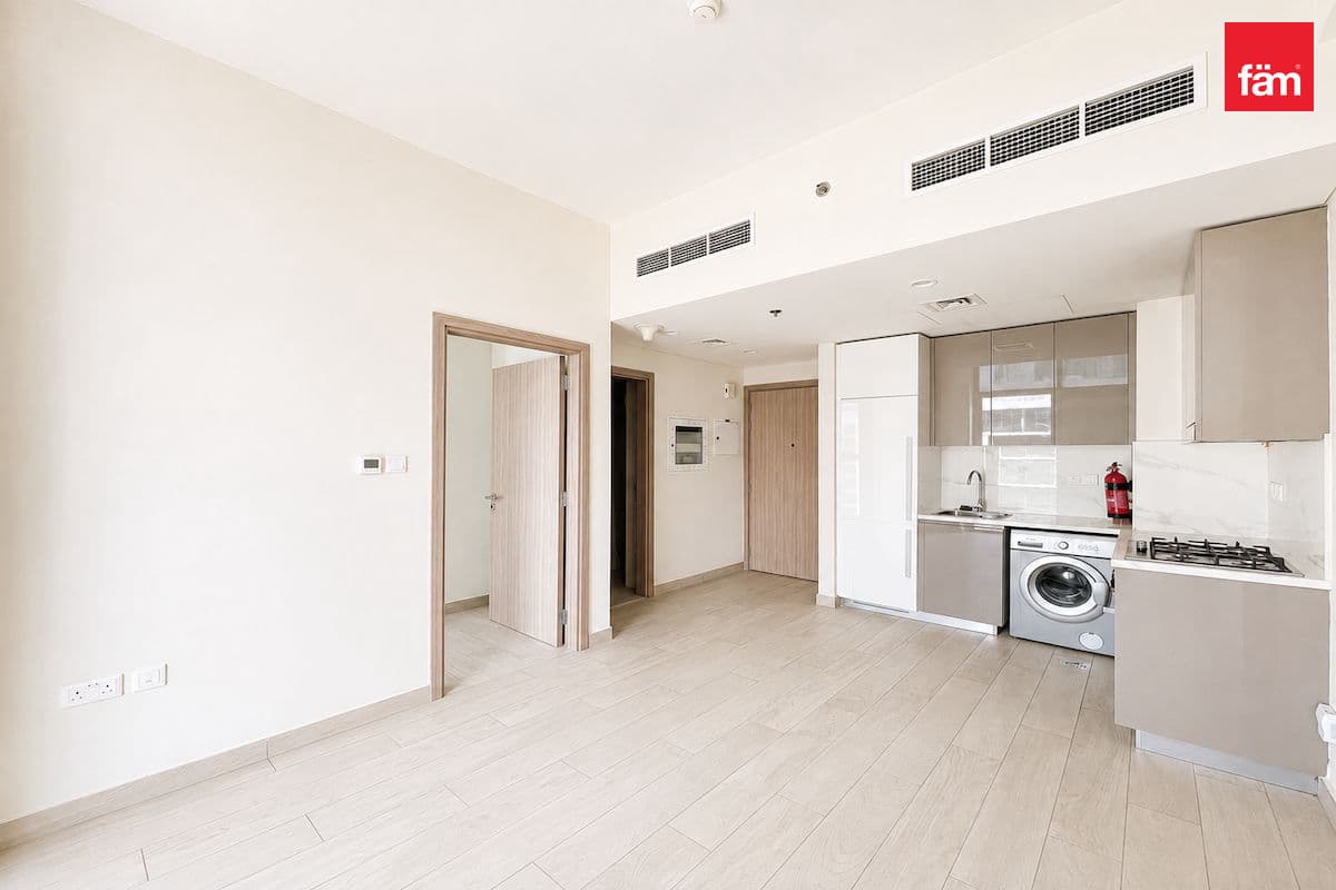 Vacant | Unfurnished | High Floor