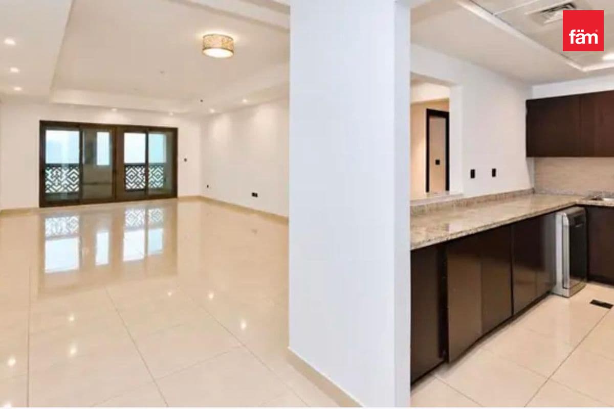 High Floor / Fantastic Sea Views / Vacant Soon