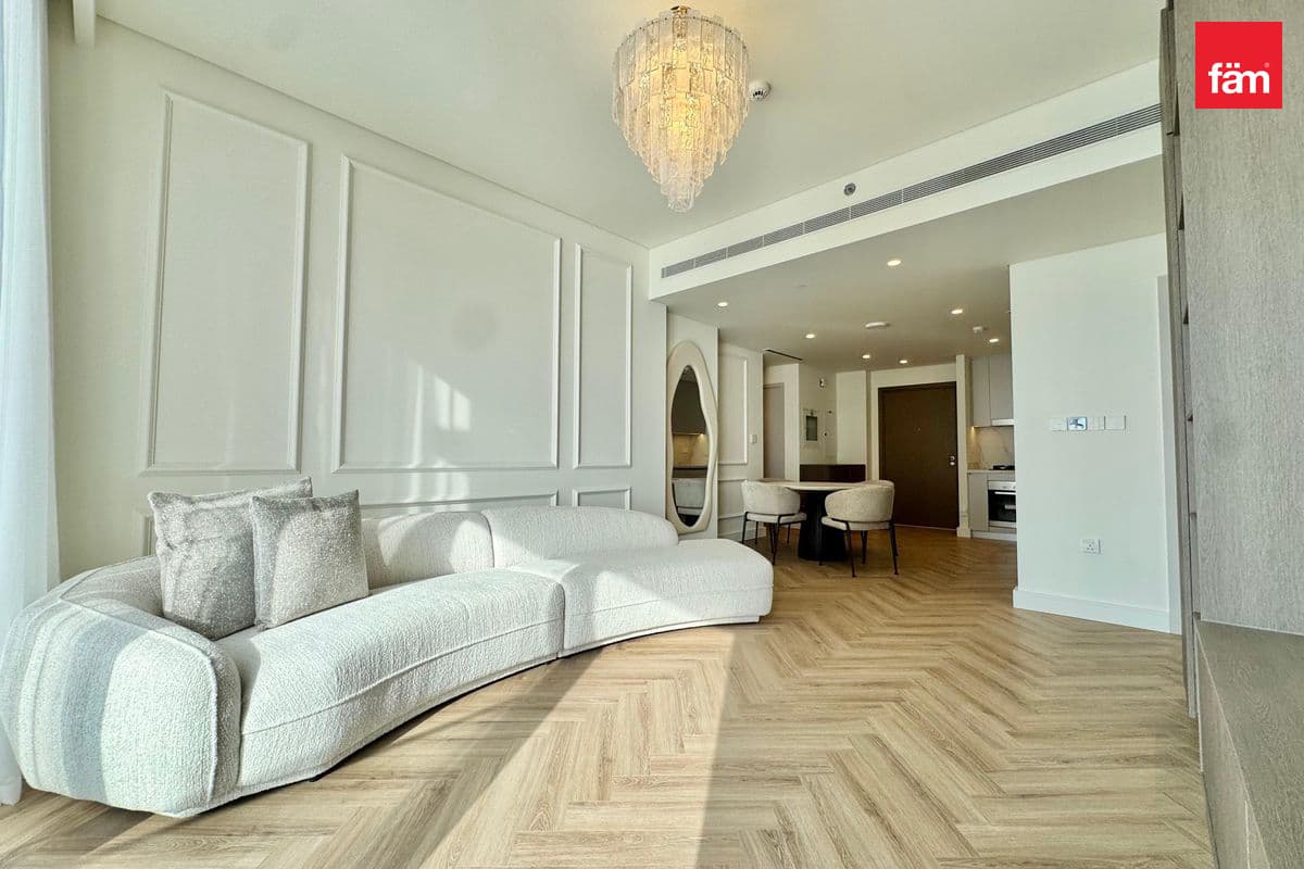 Luxury Renovated I Priced To Rent I High Floor