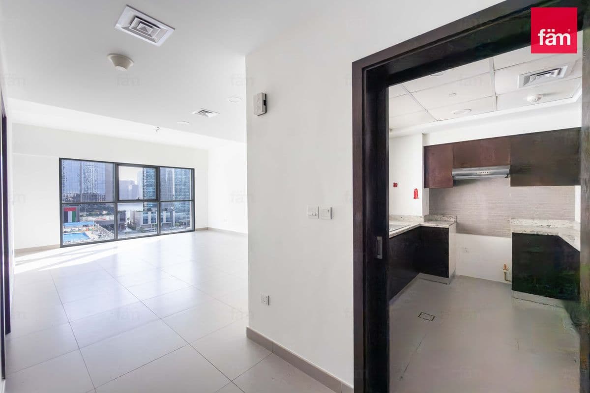 Unfurnished | Vacant | Downtown Living