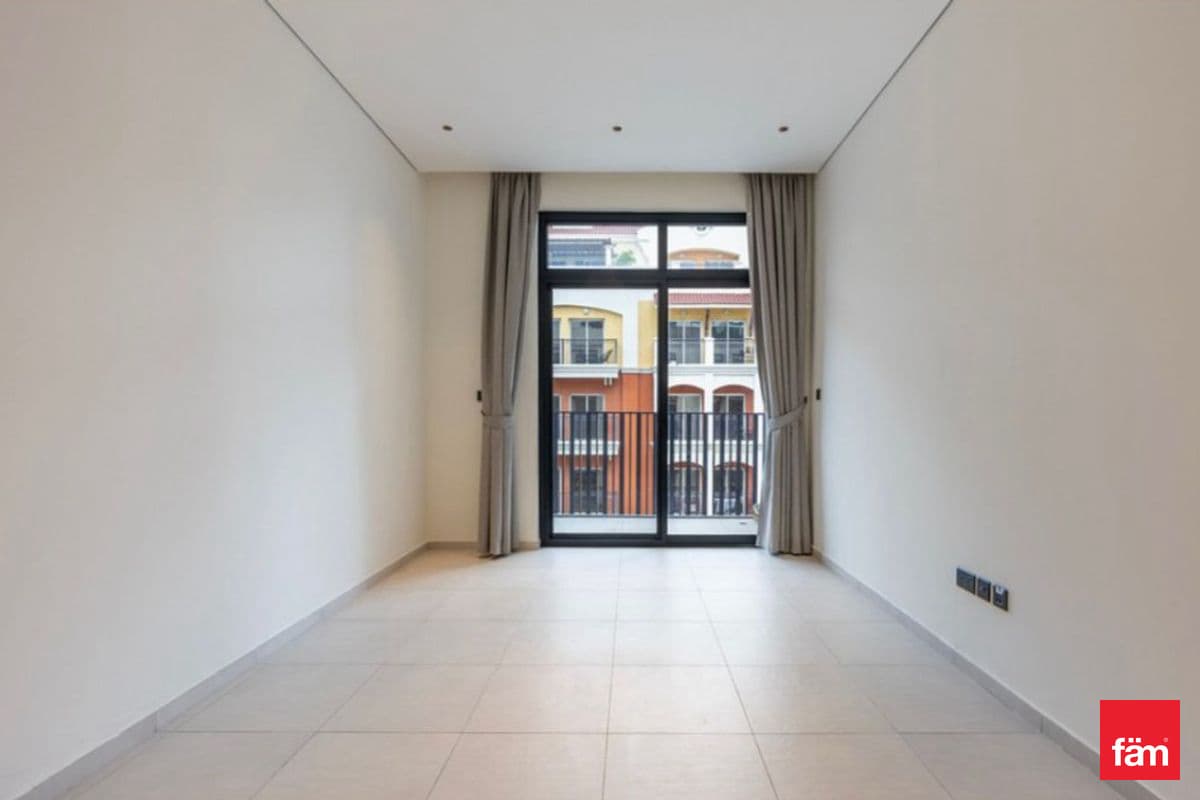 Unfurnished | Spacious | 4 Cheques