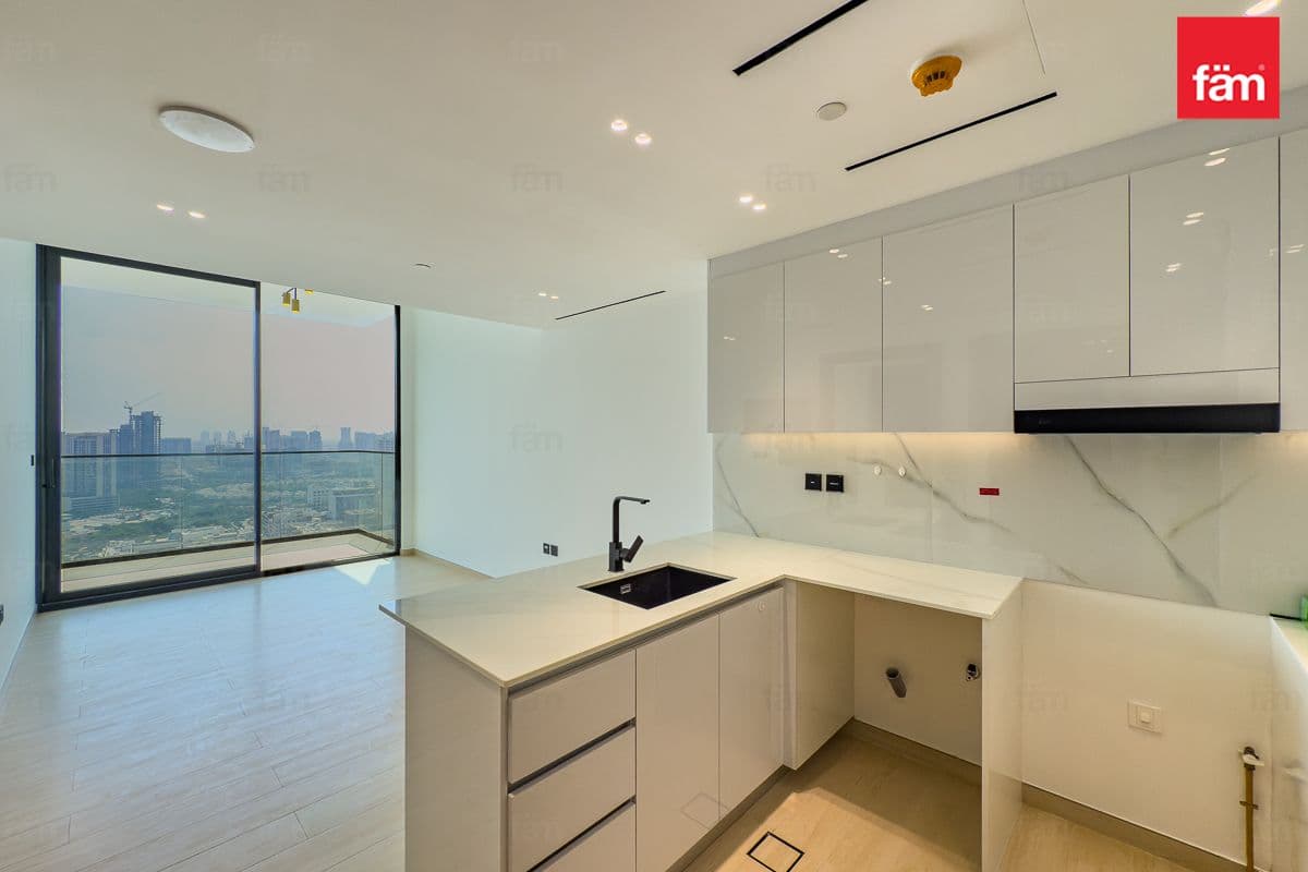 Vacant | High Floor | Pool View | Spacious