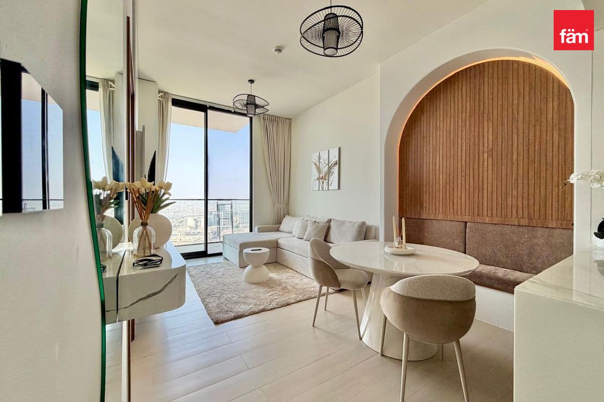 High Floor | Upgraded Unit | Ready To Move