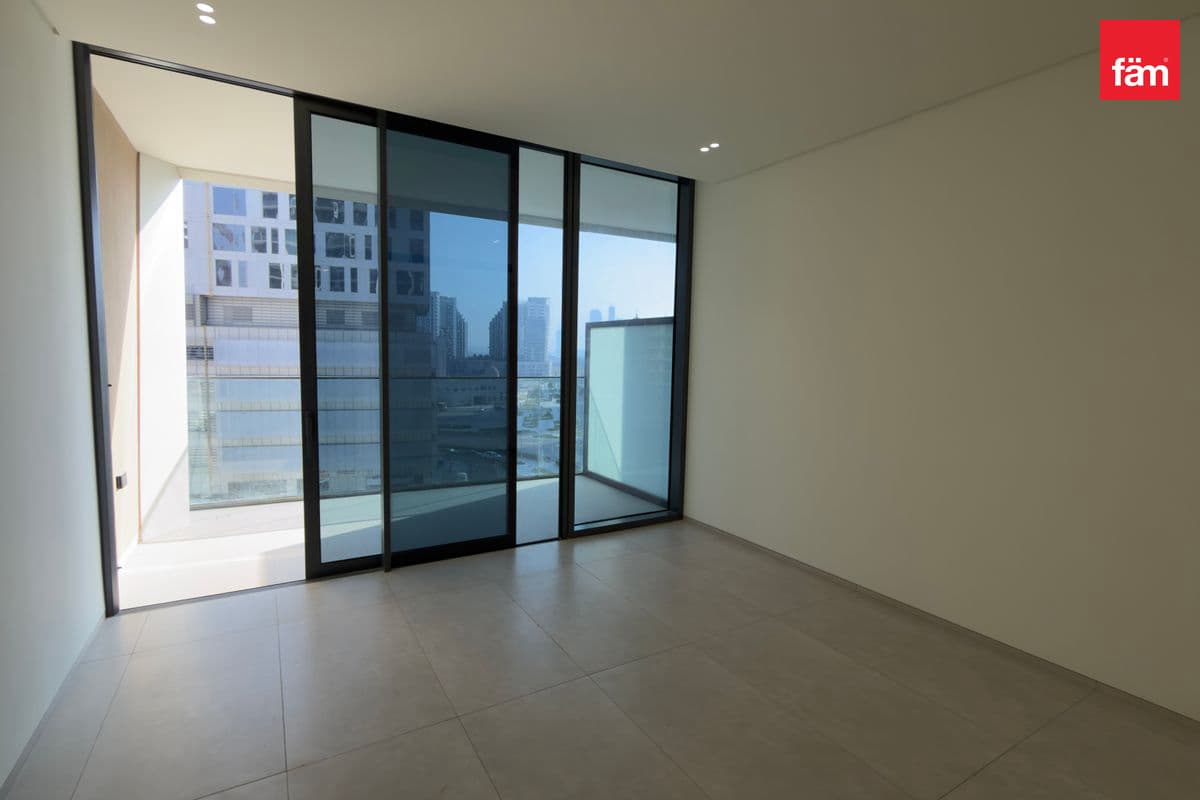 Brand New | Ready To Move | Bright Studio!