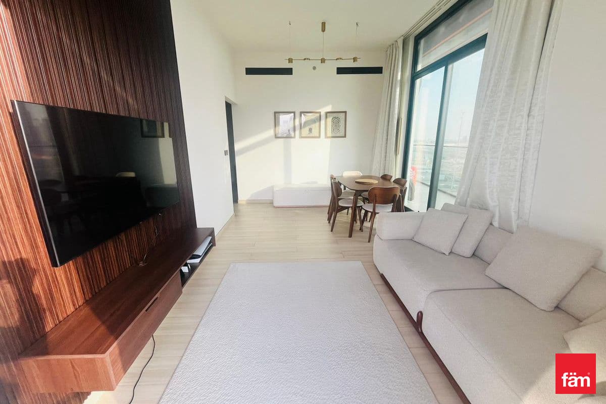 1br Smart Home | Pool View | Vacant | Furnished