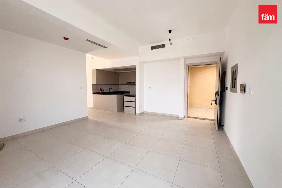 Spacious & Bright L Smart Home L Prime Location