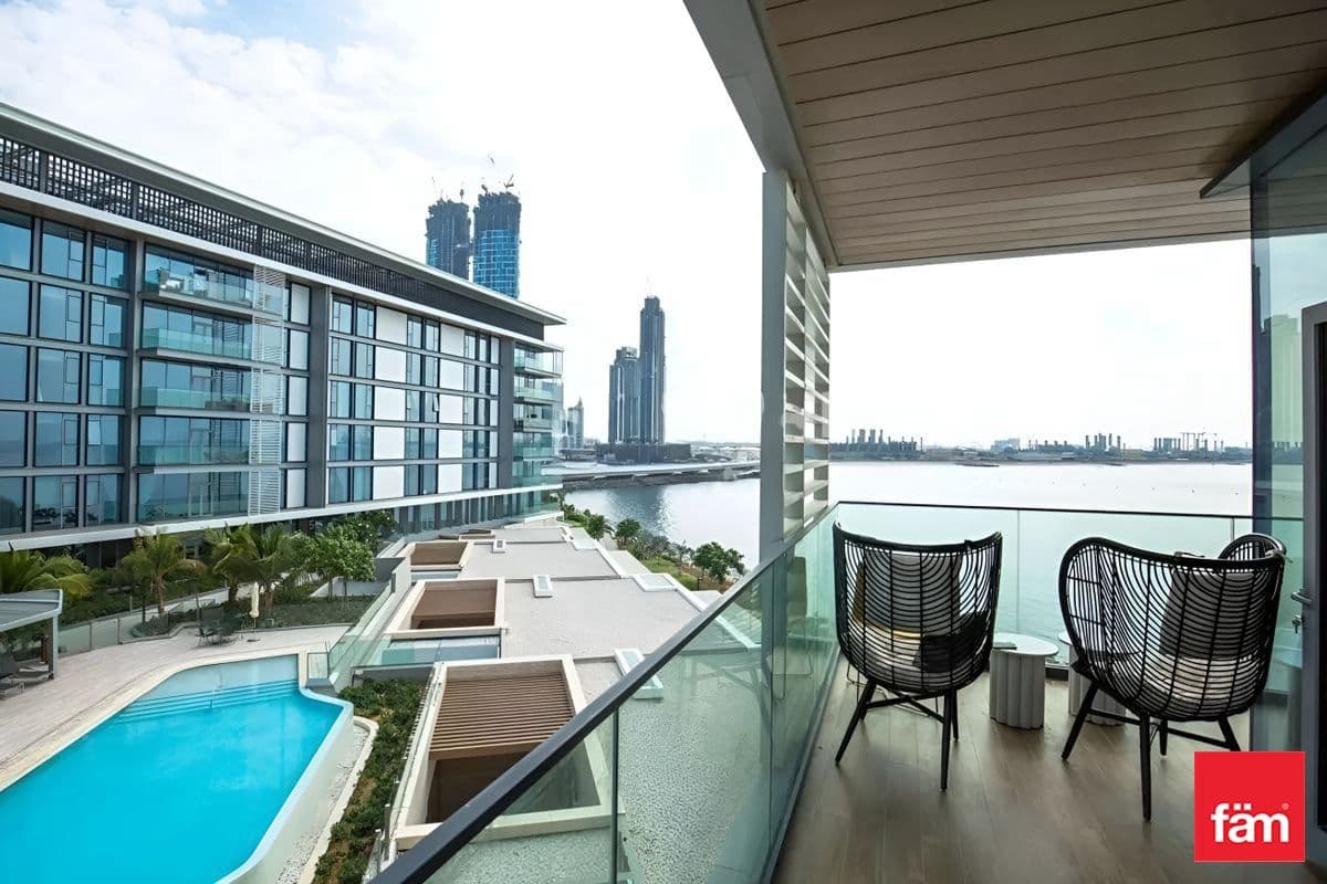 Partial Sea View 2 Bed+Maidroom