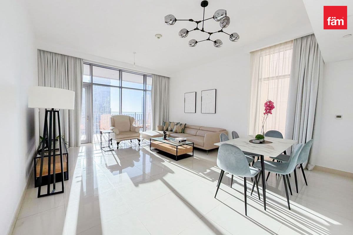 Luxury Furnished 2br | Boulevard Crescent T1