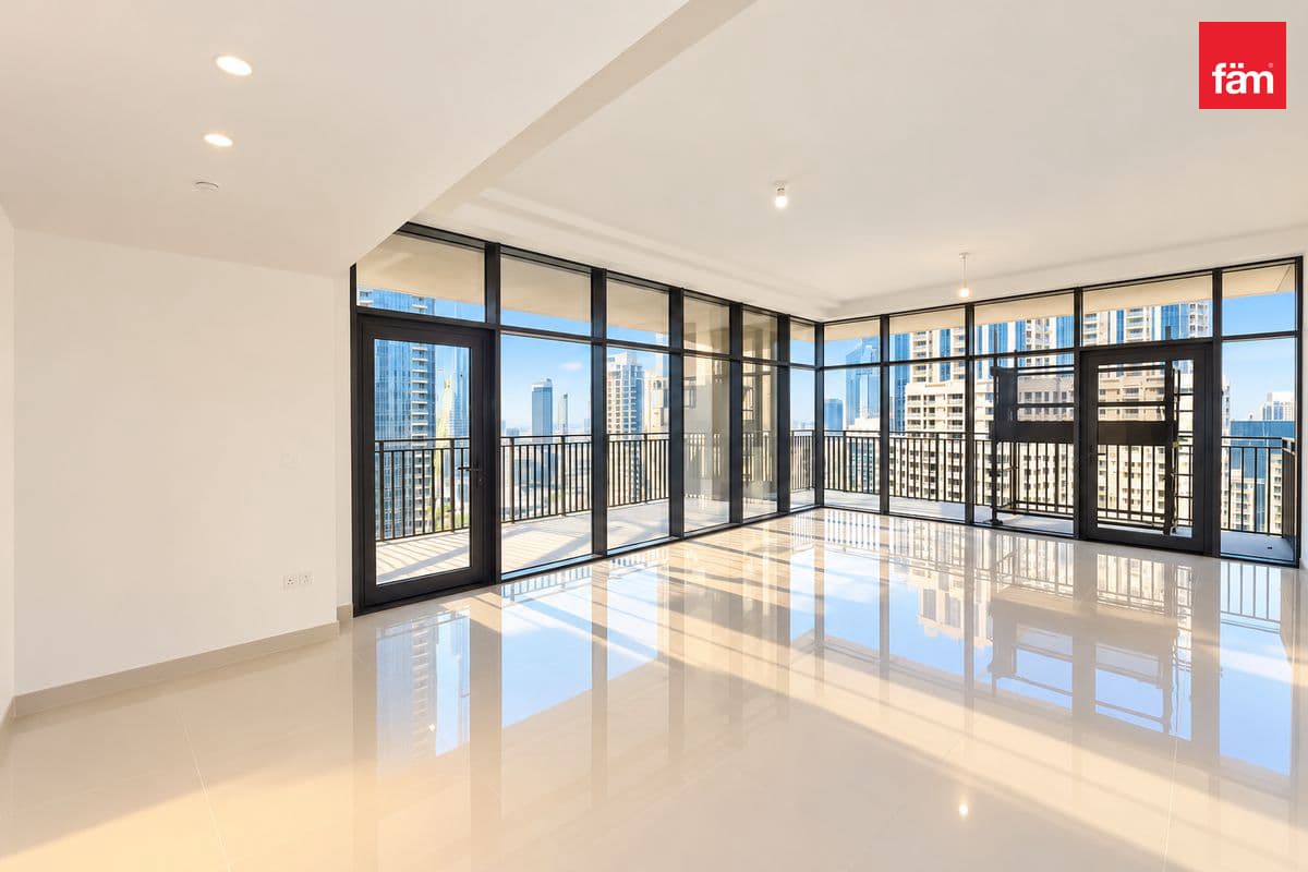 Unfurnished | High Floor | Move Today
