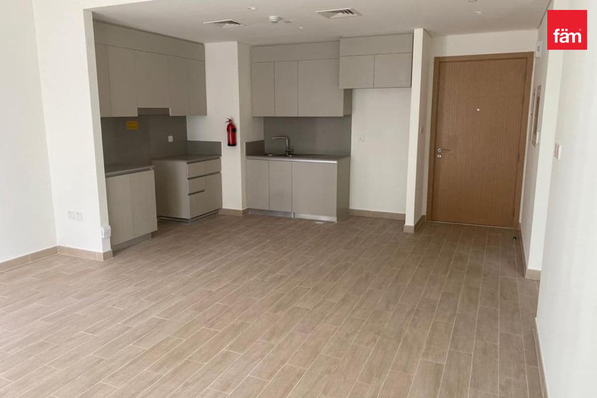 Brand New| Lagoon View |Spacious Layout