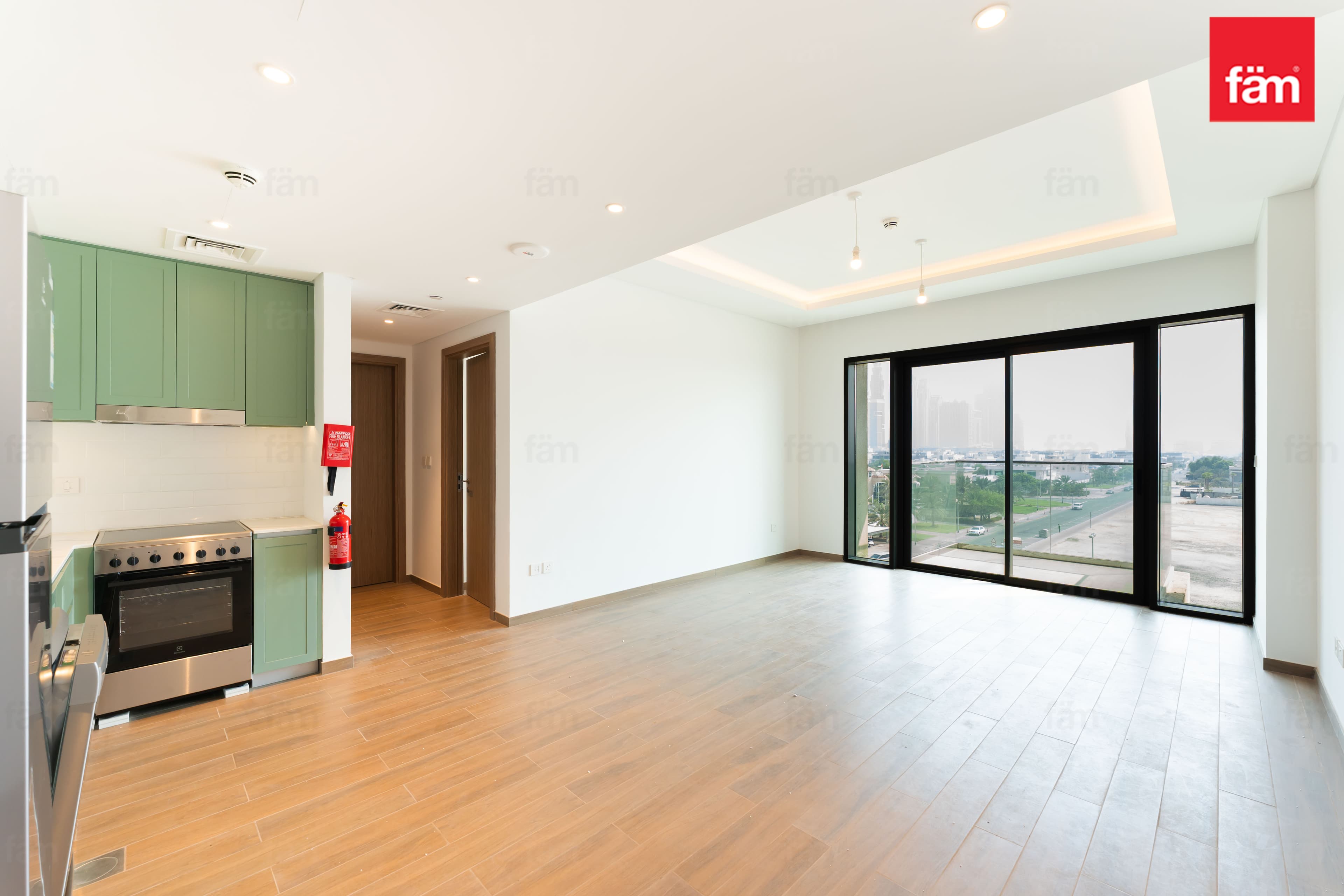 Brand New, Fitted Kitchen, Prime Location