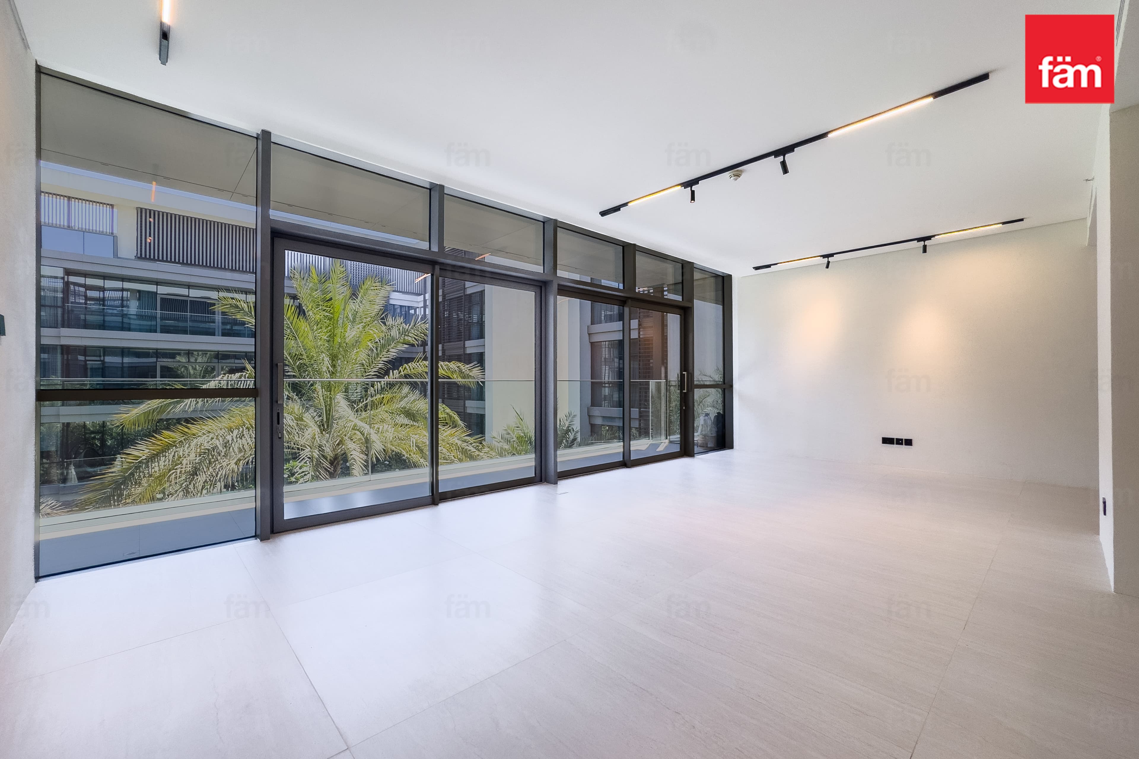 Bright Unit| High Floor | Vacant