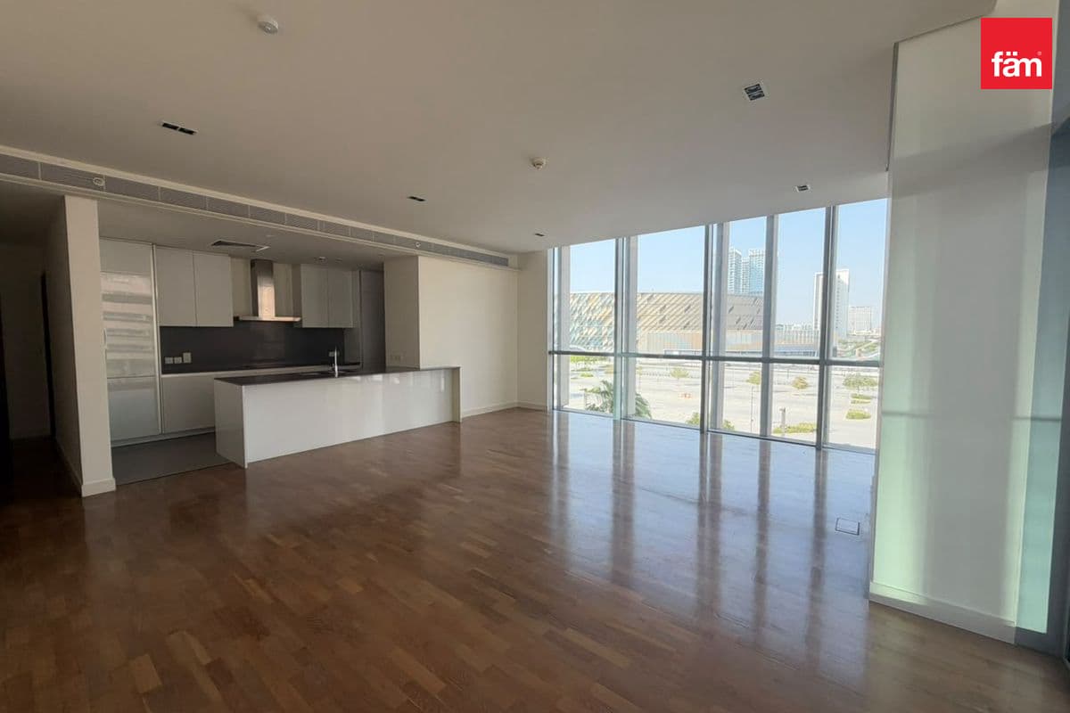 Best Layout | Spacious Living Room | Corner