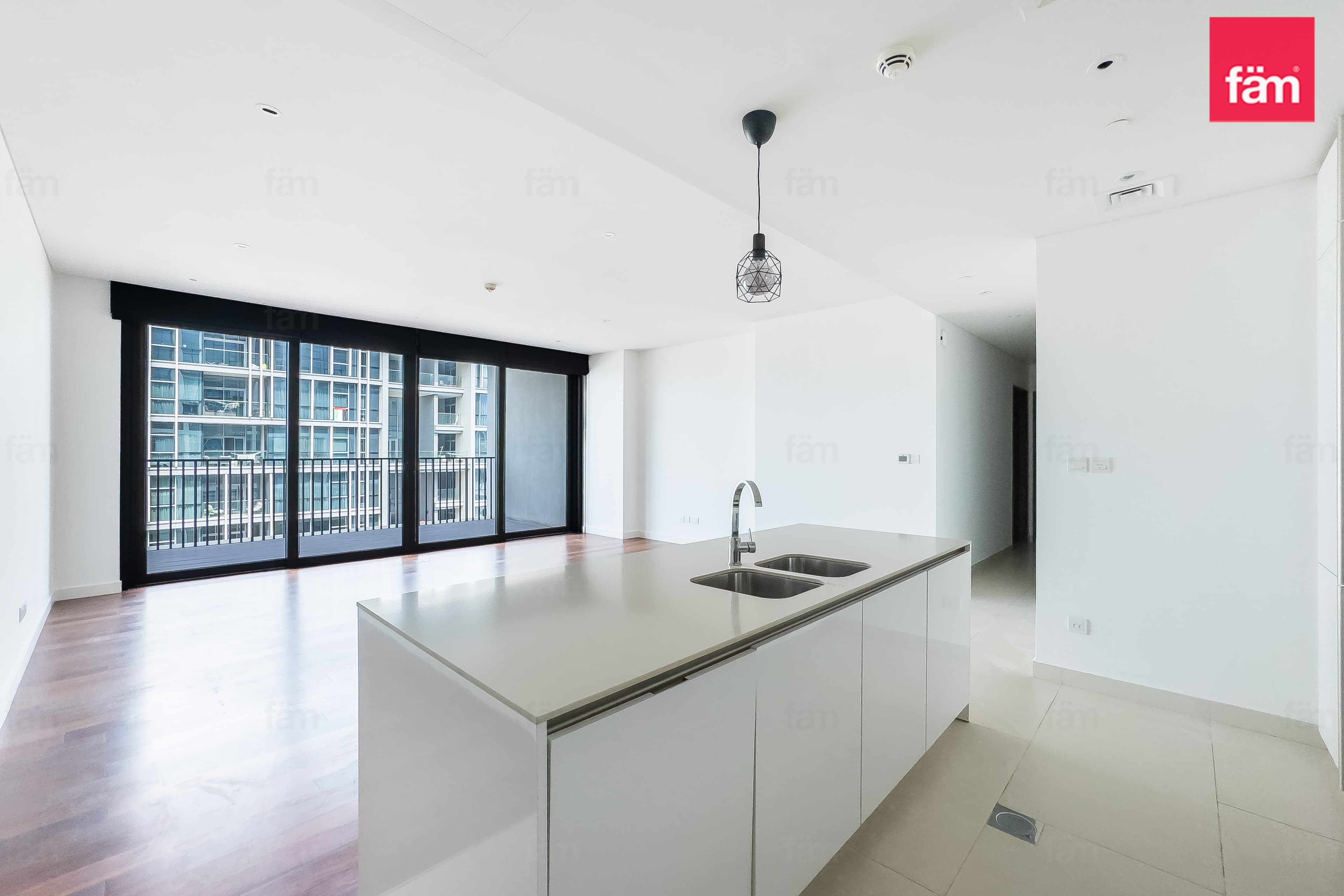 Spacious | 2 Bedroom | Boulevard Facing| Vacant