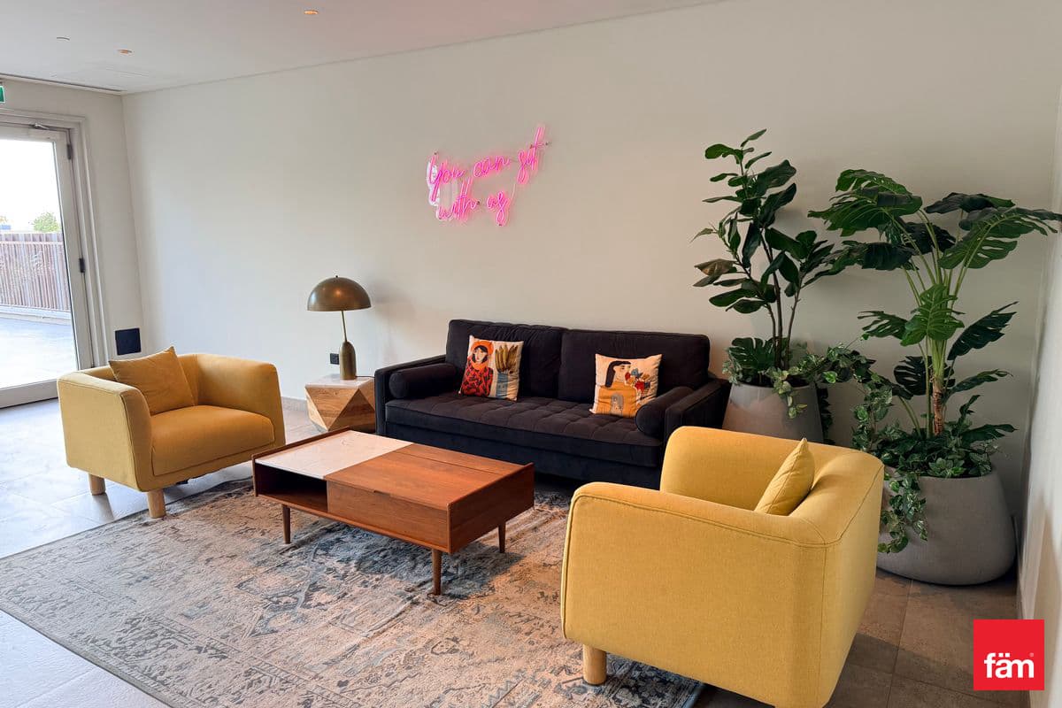 Close To Park | Vacant | High-Floor Views