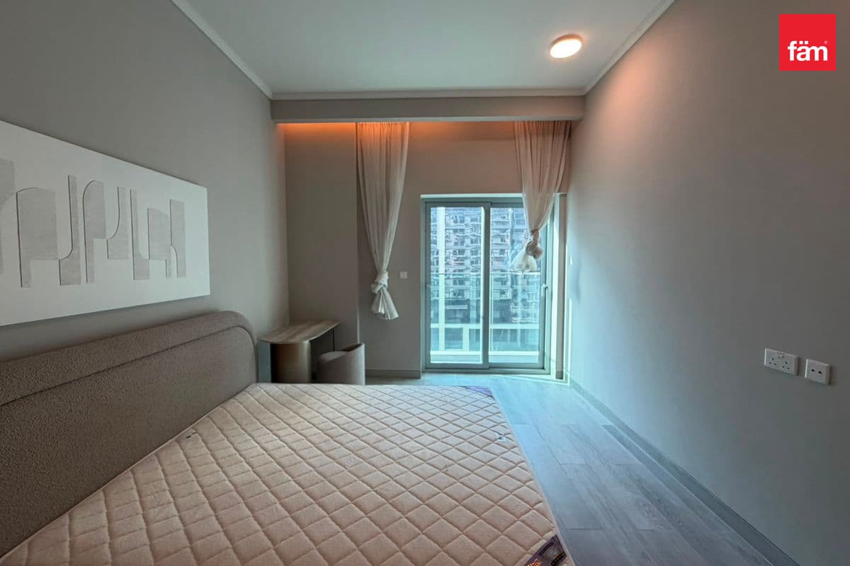 Modern I Furnished I Vacant|Jvc