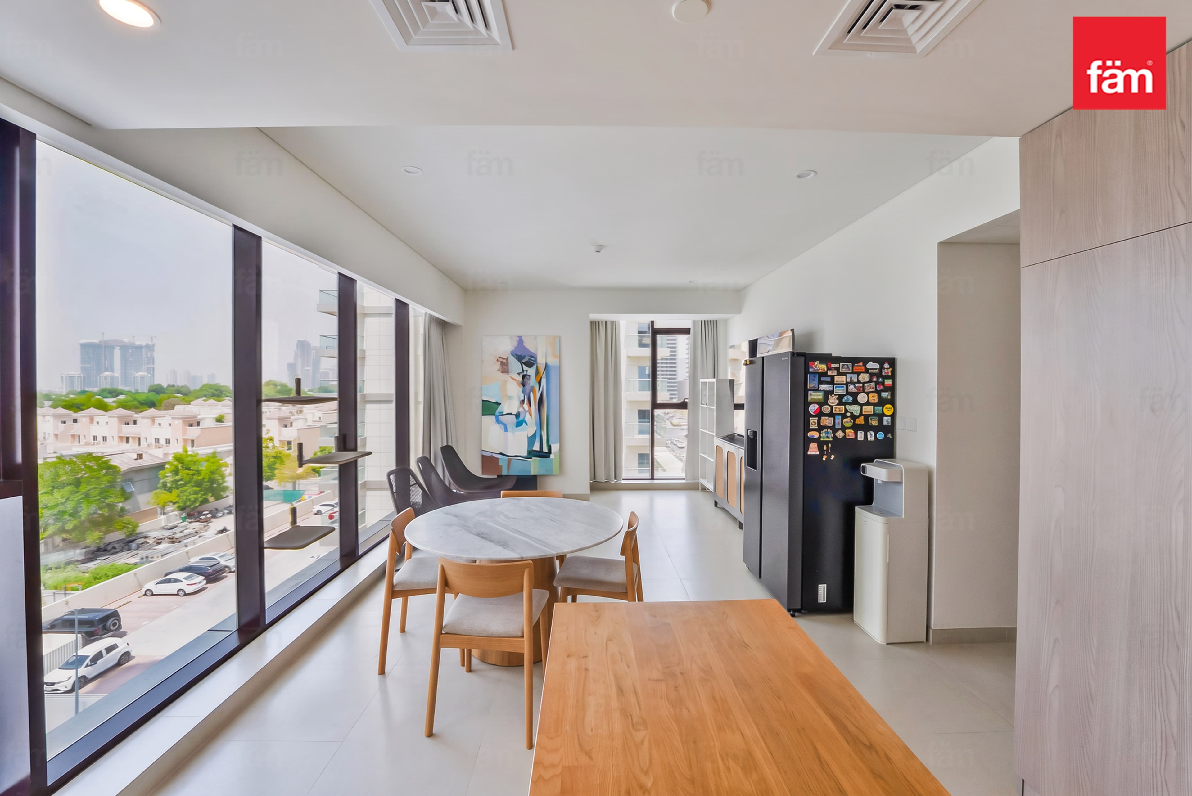 Brand-New, Modern 2 Bed Apartment Selling On Op !!