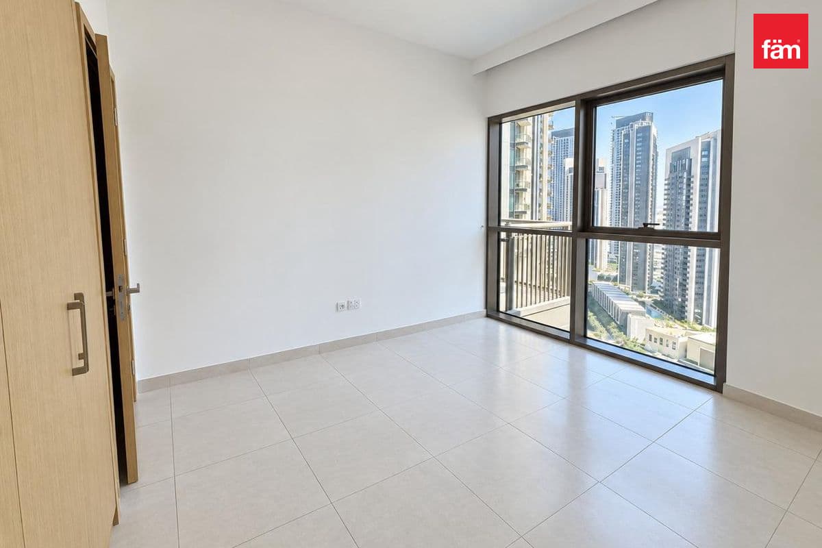 Vacant /Garden View/Unfurnished