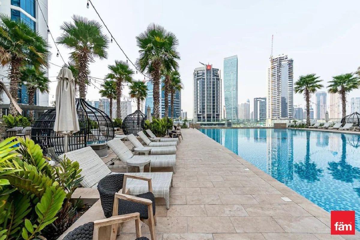 Spacious Studio | Canal View | Vacant