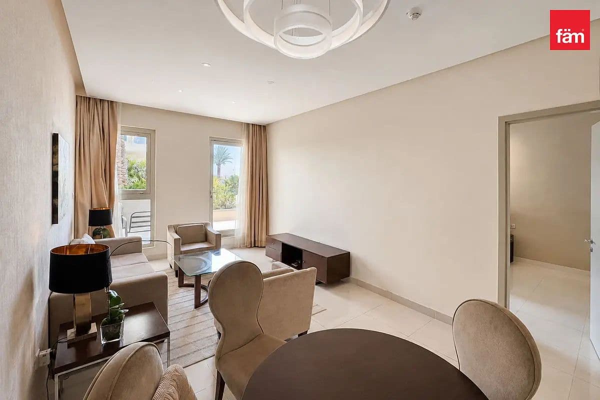 Spacious | Direct Access To Pool | Vacant