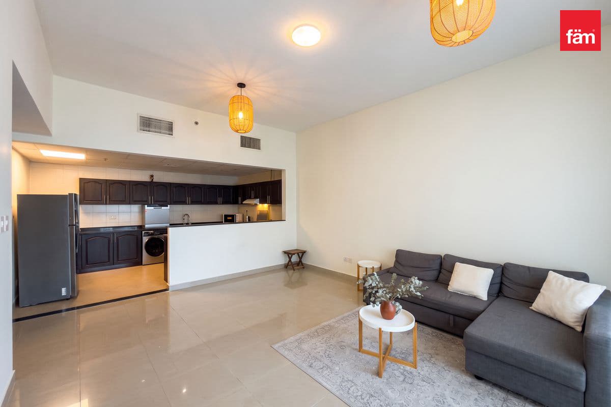 12 Cheques | Chiller Free | Renovated | Vacant