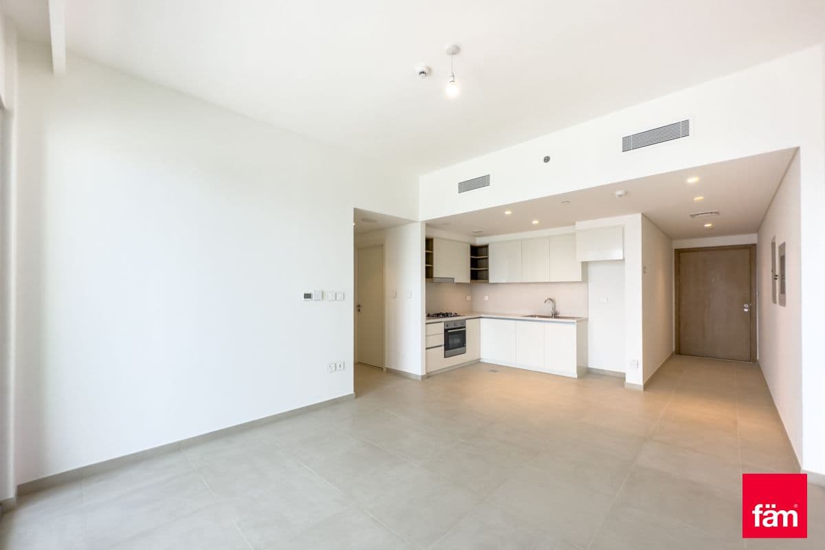 Chiller Free - Like New - High Floor - Exclusive