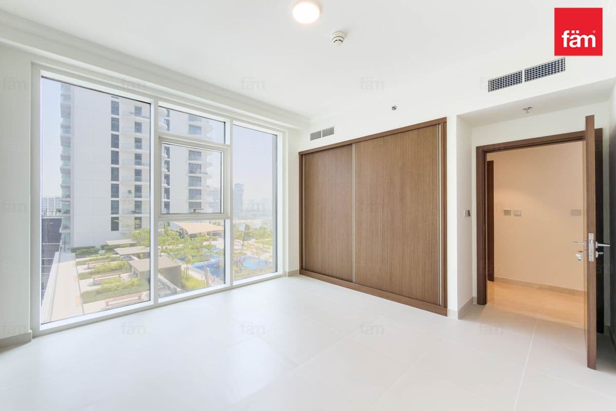 Premium Waterfront Living|Luxurious